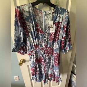 NWT Jessica Simpson blue and burgundy floral short jumper. Size XL